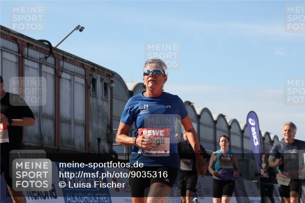 03.10.2025 - Köhlbrandbrückenlauf Luisa Fischer http://msf.ph/oto/9035316 03.10.2025 13:18:57 Ziel 4077, 4556, 4630, 4676, 4756, 4889, 5304, 5449, 5974, 6117, 6267, 6475, 6506, 6556, 6573, 6795 meine-sportfotos.de