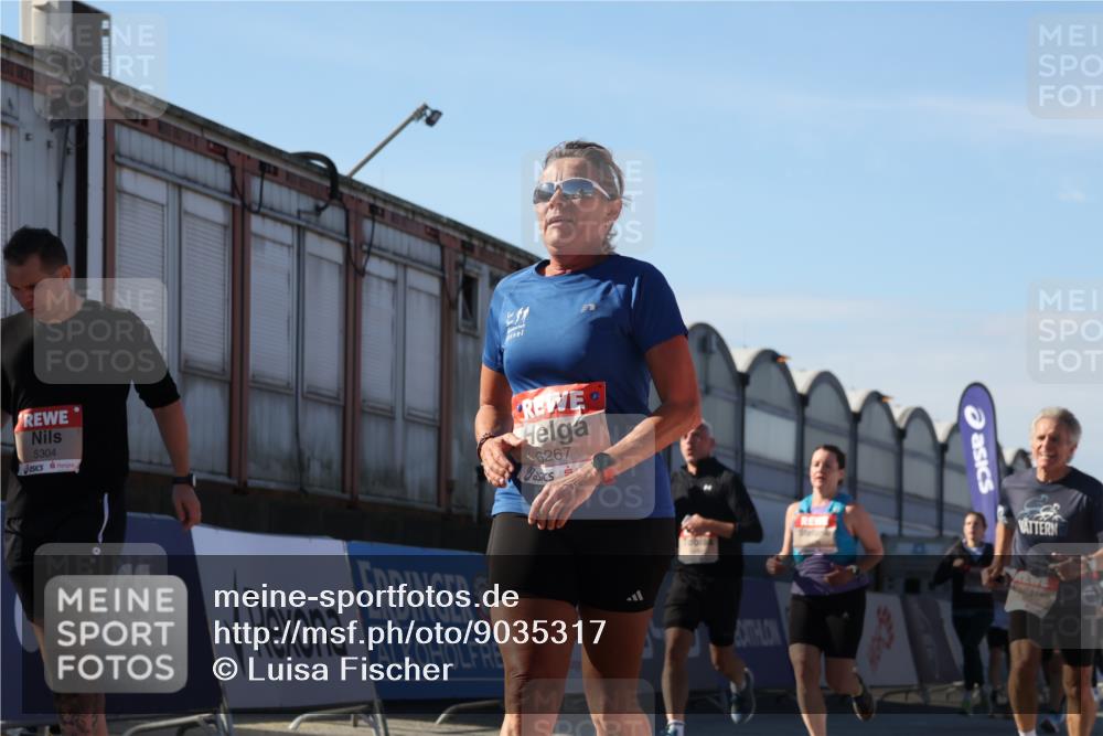 03.10.2025 - Köhlbrandbrückenlauf Luisa Fischer http://msf.ph/oto/9035317 03.10.2025 13:18:57 Ziel 4077, 4556, 4630, 4676, 4756, 4889, 5304, 5449, 5974, 6117, 6267, 6475, 6506, 6556, 6573, 6795 meine-sportfotos.de