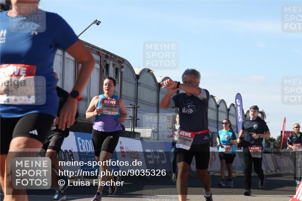 03.10.2025 - Köhlbrandbrückenlauf Luisa Fischer http://msf.ph/oto/9035326 03.10.2025 13:18:59 Ziel 4556, 4630, 4676, 4756, 4889, 5027, 5304, 5449, 5974, 6117, 6267, 6475, 6573, 6795 meine-sportfotos.de