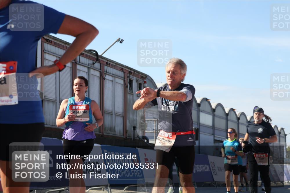 03.10.2025 - Köhlbrandbrückenlauf Luisa Fischer http://msf.ph/oto/9035331 03.10.2025 13:18:59 Ziel 4556, 4630, 4676, 4756, 4889, 5027, 5304, 5449, 5974, 6117, 6267, 6475, 6573, 6795 meine-sportfotos.de