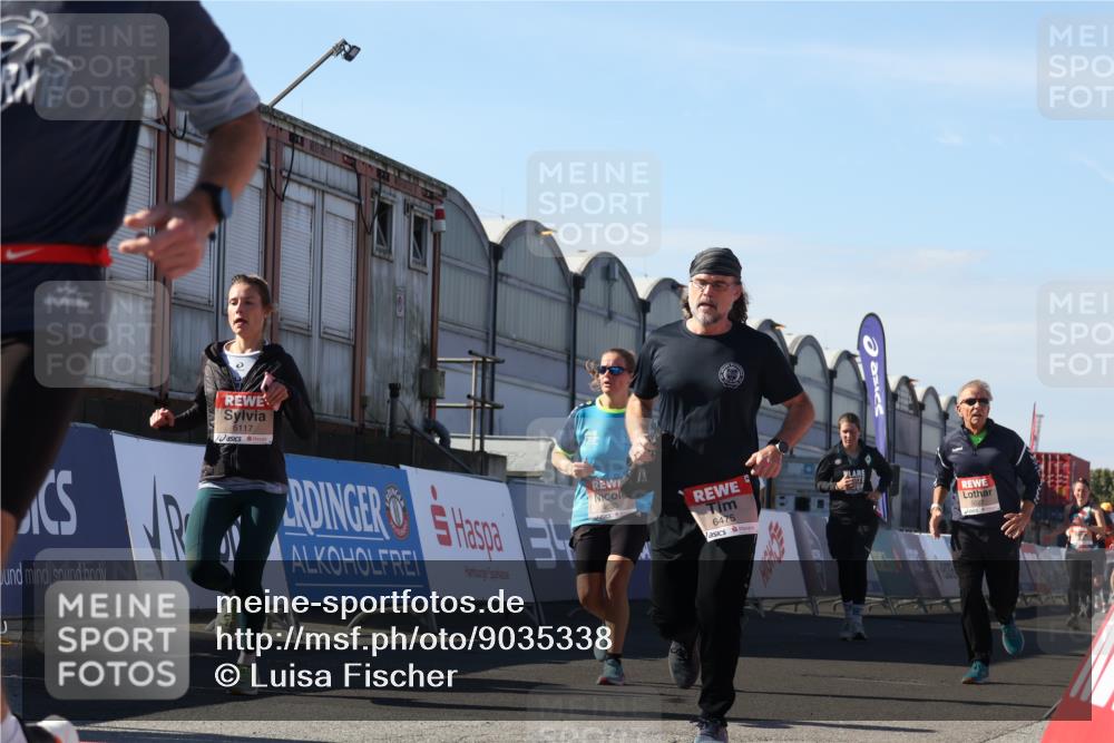 03.10.2025 - Köhlbrandbrückenlauf Luisa Fischer http://msf.ph/oto/9035338 03.10.2025 13:19:01 Ziel 4556, 4630, 4676, 4756, 4889, 5027, 5304, 5449, 5974, 6117, 6127, 6267, 6475, 6573, 6795 meine-sportfotos.de