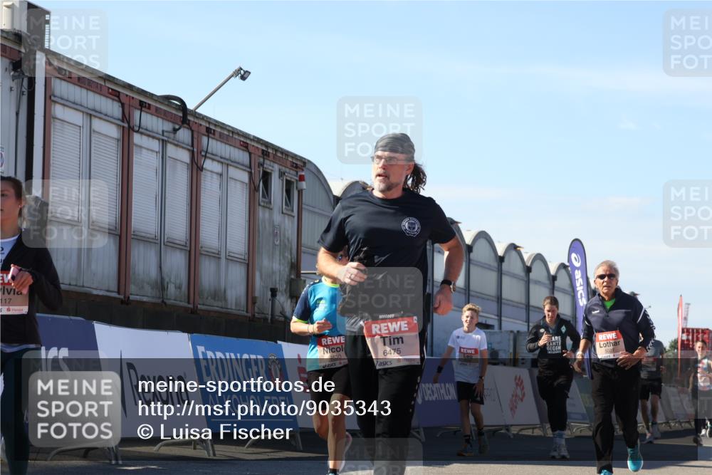 03.10.2025 - Köhlbrandbrückenlauf Luisa Fischer http://msf.ph/oto/9035343 03.10.2025 13:19:01 Ziel 4556, 4630, 4676, 4756, 4889, 5027, 5304, 5449, 5974, 6117, 6127, 6267, 6475, 6573, 6795 meine-sportfotos.de