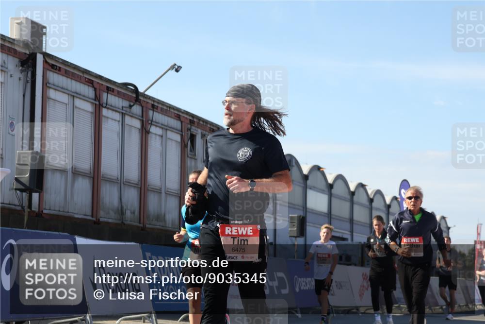 03.10.2025 - Köhlbrandbrückenlauf Luisa Fischer http://msf.ph/oto/9035345 03.10.2025 13:19:01 Ziel 4556, 4630, 4676, 4756, 4889, 5027, 5304, 5449, 5974, 6117, 6127, 6267, 6475, 6573, 6795 meine-sportfotos.de