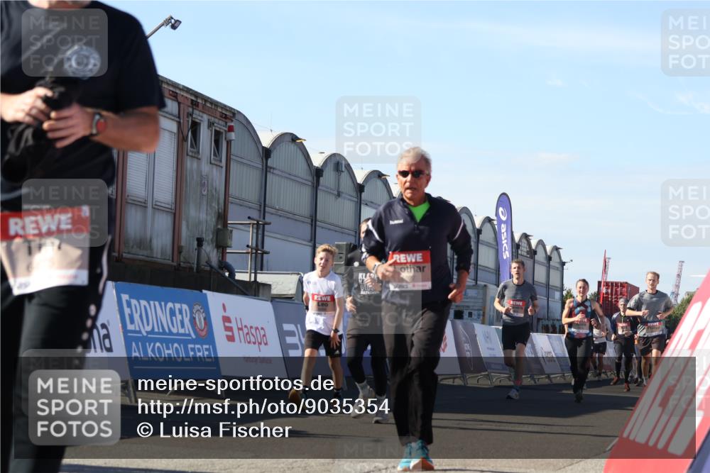 03.10.2025 - Köhlbrandbrückenlauf Luisa Fischer http://msf.ph/oto/9035354 03.10.2025 13:19:03 Ziel 4556, 4630, 4631, 4676, 4816, 4876, 4889, 5027, 5304, 5449, 5974, 6088, 6117, 6127, 6267, 6475, 6573, 6795 meine-sportfotos.de