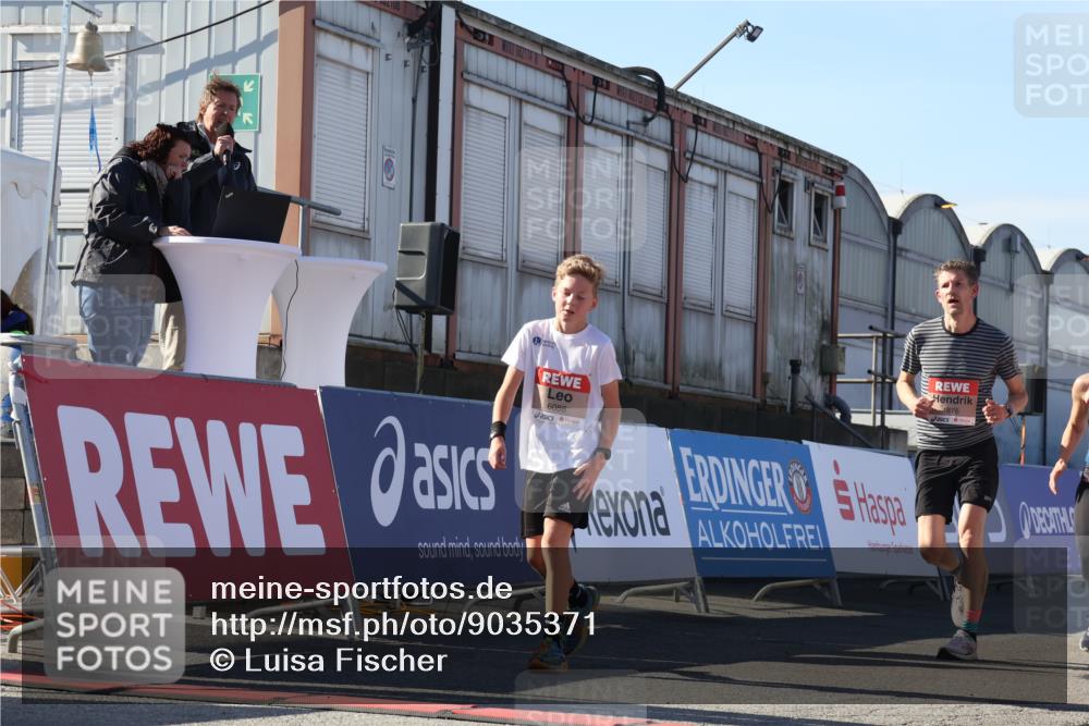 03.10.2025 - Köhlbrandbrückenlauf Luisa Fischer http://msf.ph/oto/9035371 03.10.2025 13:19:06 Ziel 4143, 4630, 4631, 4632, 4676, 4816, 4876, 4889, 5027, 5304, 5449, 5858, 5974, 6088, 6117, 6127, 6267, 6475, 6573 meine-sportfotos.de