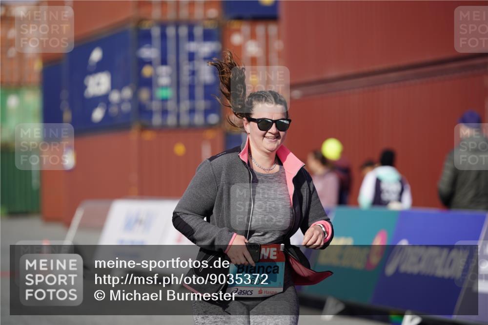 03.10.2025 - Köhlbrandbrückenlauf Michael Burmester http://msf.ph/oto/9035372 03.10.2025 10:48:44 Ziel 3606 meine-sportfotos.de