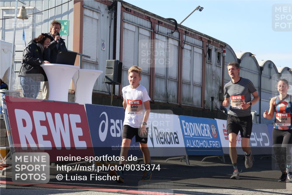 03.10.2025 - Köhlbrandbrückenlauf Luisa Fischer http://msf.ph/oto/9035374 03.10.2025 13:19:07 Ziel 4143, 4630, 4631, 4632, 4676, 4727, 4816, 4876, 5027, 5304, 5449, 5858, 6088, 6117, 6127, 6267, 6475, 6573 meine-sportfotos.de