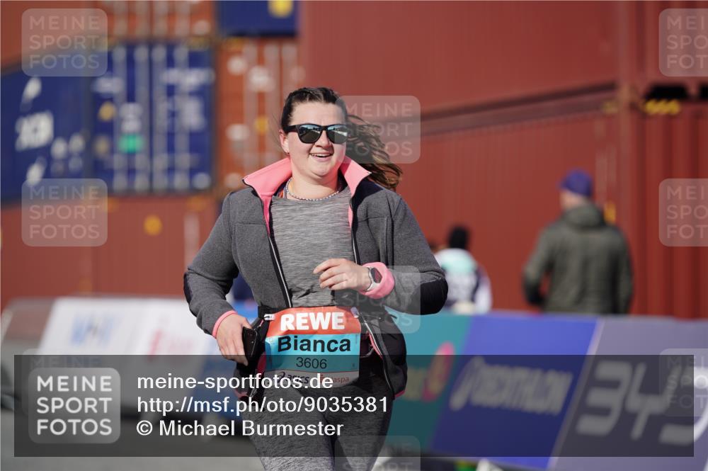 03.10.2025 - Köhlbrandbrückenlauf Michael Burmester http://msf.ph/oto/9035381 03.10.2025 10:48:44 Ziel 3606 meine-sportfotos.de