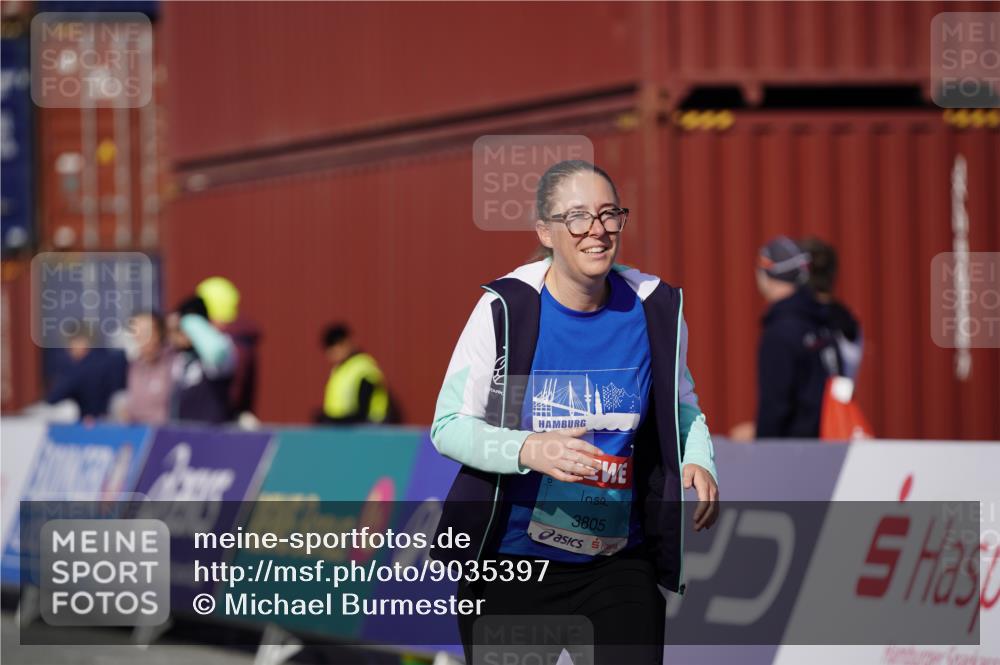 03.10.2025 - Köhlbrandbrückenlauf Michael Burmester http://msf.ph/oto/9035397 03.10.2025 10:49:10 Ziel 3805 meine-sportfotos.de