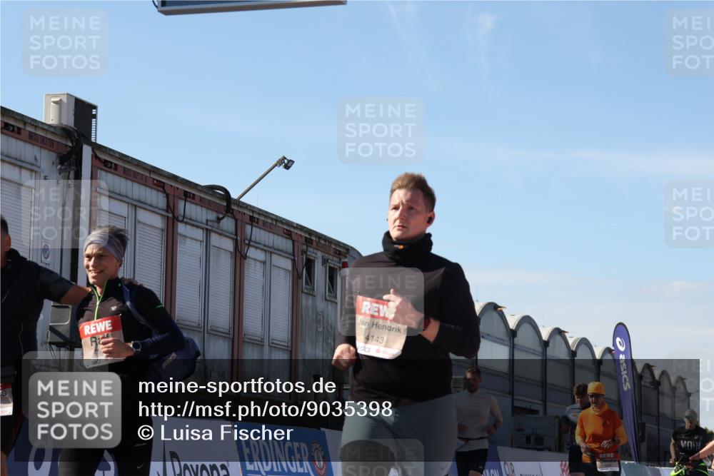 03.10.2025 - Köhlbrandbrückenlauf Luisa Fischer http://msf.ph/oto/9035398 03.10.2025 13:19:11 Ziel 4143, 4630, 4631, 4632, 4690, 4725, 4727, 4816, 4828, 4876, 4996, 5027, 5853, 5858, 6088, 6117, 6127, 6225, 6226, 6475 meine-sportfotos.de