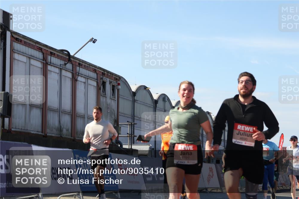 03.10.2025 - Köhlbrandbrückenlauf Luisa Fischer http://msf.ph/oto/9035410 03.10.2025 13:19:13 Ziel 4143, 4593, 4630, 4631, 4632, 4690, 4725, 4727, 4816, 4828, 4876, 4996, 5027, 5853, 5858, 6088, 6127, 6225, 6226, 6576 meine-sportfotos.de