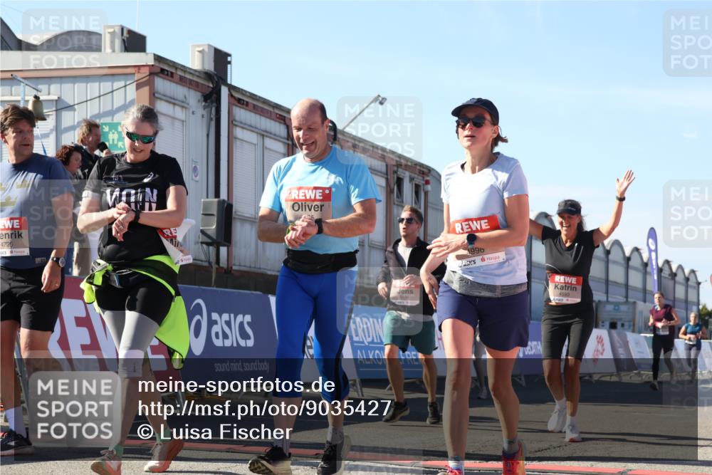 03.10.2025 - Köhlbrandbrückenlauf Luisa Fischer http://msf.ph/oto/9035427 03.10.2025 13:19:17 Ziel 4143, 4593, 4631, 4632, 4690, 4725, 4727, 4816, 4828, 4876, 4996, 5443, 5451, 5853, 5858, 6057, 6088, 6225, 6226, 6230, 6576 meine-sportfotos.de