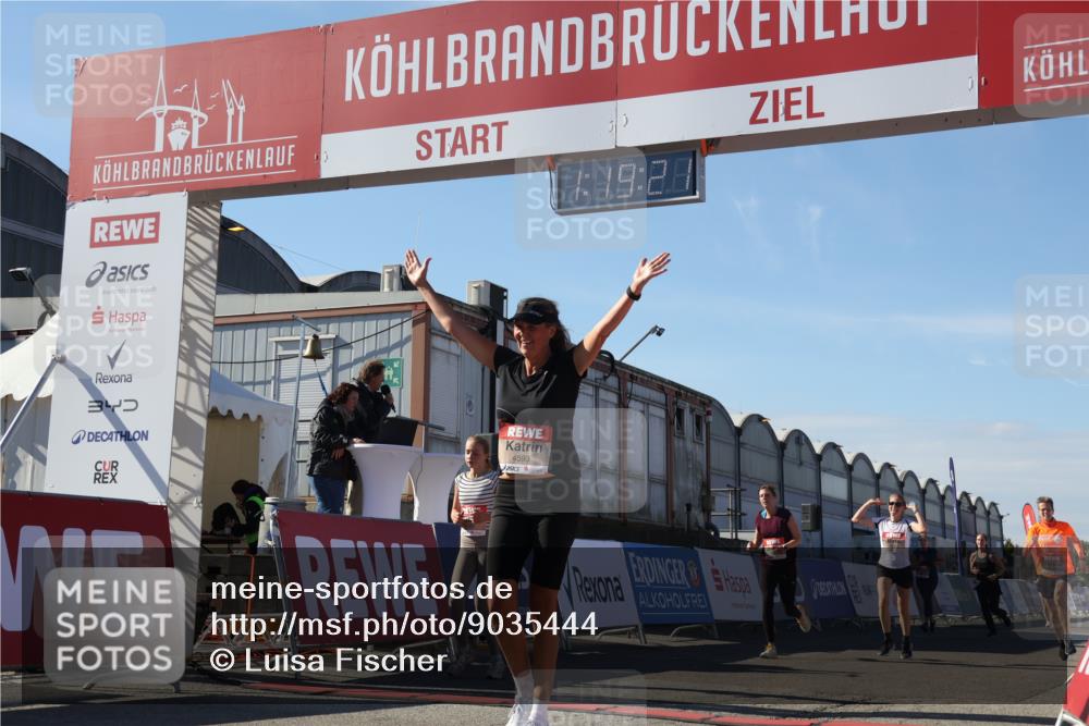 03.10.2025 - Köhlbrandbrückenlauf Luisa Fischer http://msf.ph/oto/9035444 03.10.2025 13:19:20 Ziel 4143, 4593, 4632, 4690, 4725, 4727, 4828, 4996, 5443, 5451, 5853, 5858, 6057, 6225, 6226, 6230, 6576 meine-sportfotos.de