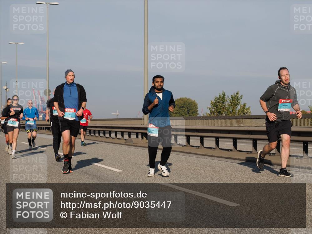 03.10.2025 - Köhlbrandbrückenlauf Fabian Wolf http://msf.ph/oto/9035447 03.10.2025 09:49:58 Position 3 3716, 3741, 3721 meine-sportfotos.de