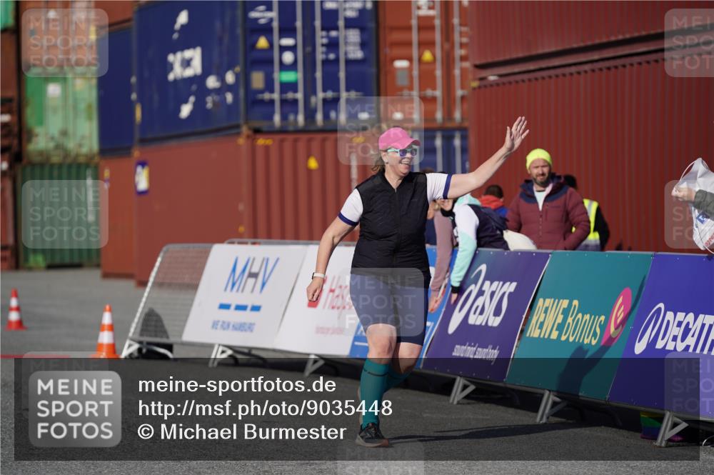 03.10.2025 - Köhlbrandbrückenlauf Michael Burmester http://msf.ph/oto/9035448 03.10.2025 10:50:30 Ziel 3173 meine-sportfotos.de