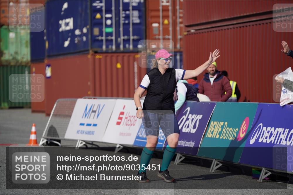 03.10.2025 - Köhlbrandbrückenlauf Michael Burmester http://msf.ph/oto/9035451 03.10.2025 10:50:30 Ziel 3173 meine-sportfotos.de