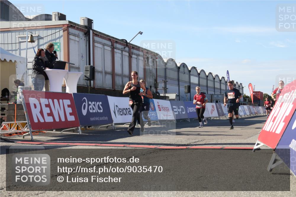 03.10.2025 - Köhlbrandbrückenlauf Luisa Fischer http://msf.ph/oto/9035470 03.10.2025 13:19:25 Ziel 4593, 4691, 4725, 4828, 4971, 4996, 5009, 5405, 5443, 5451, 5578, 5853, 6057, 6225, 6226, 6230, 6576, 6753, 6776 meine-sportfotos.de