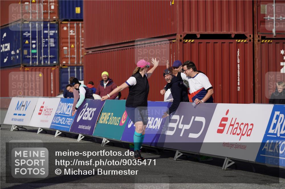 03.10.2025 - Köhlbrandbrückenlauf Michael Burmester http://msf.ph/oto/9035471 03.10.2025 10:50:31 Ziel 3173 meine-sportfotos.de