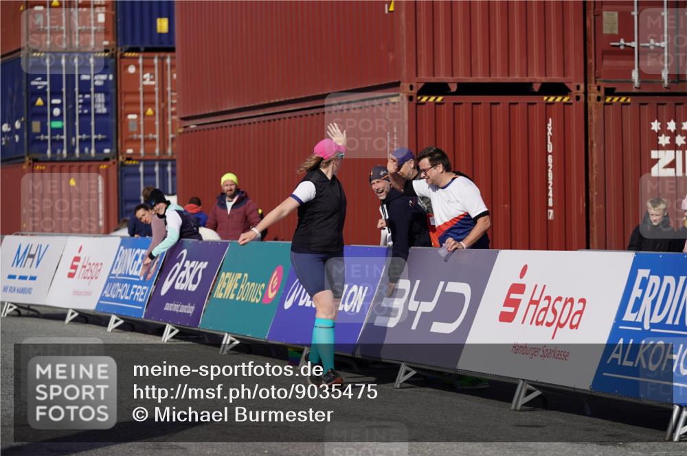 03.10.2025 - Köhlbrandbrückenlauf Michael Burmester http://msf.ph/oto/9035475 03.10.2025 10:50:31 Ziel 3173 meine-sportfotos.de