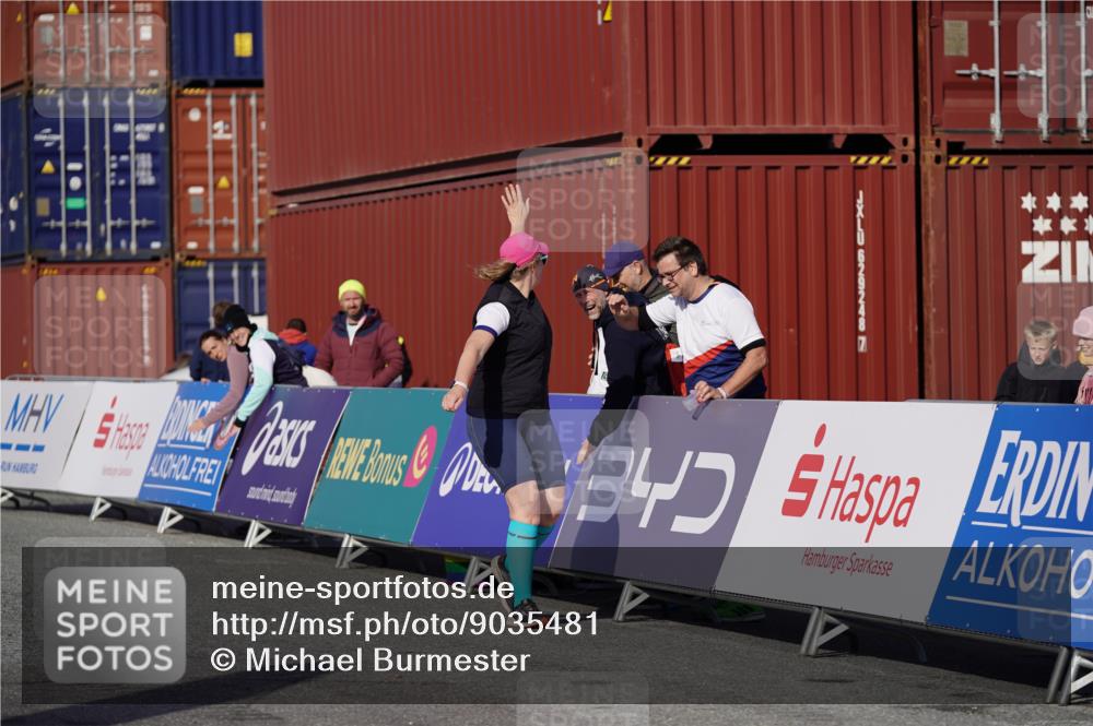 03.10.2025 - Köhlbrandbrückenlauf Michael Burmester http://msf.ph/oto/9035481 03.10.2025 10:50:31 Ziel 3173 meine-sportfotos.de