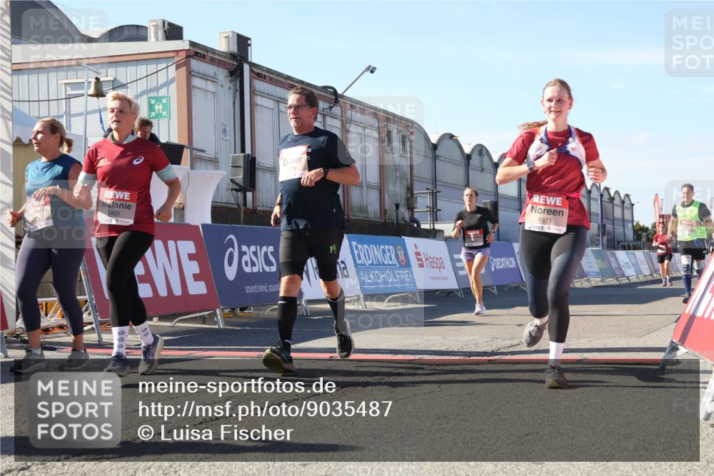 03.10.2025 - Köhlbrandbrückenlauf Luisa Fischer http://msf.ph/oto/9035487 03.10.2025 13:19:27 Ziel 4593, 4691, 4725, 4971, 4996, 5009, 5405, 5443, 5451, 5578, 6057, 6225, 6226, 6230, 6576, 6753, 6776 meine-sportfotos.de