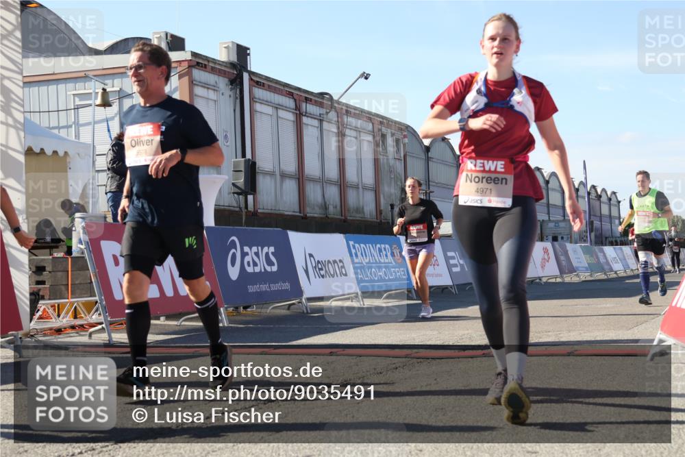 03.10.2025 - Köhlbrandbrückenlauf Luisa Fischer http://msf.ph/oto/9035491 03.10.2025 13:19:28 Ziel 4593, 4691, 4971, 5009, 5405, 5443, 5451, 5578, 6057, 6230, 6576, 6753, 6776 meine-sportfotos.de