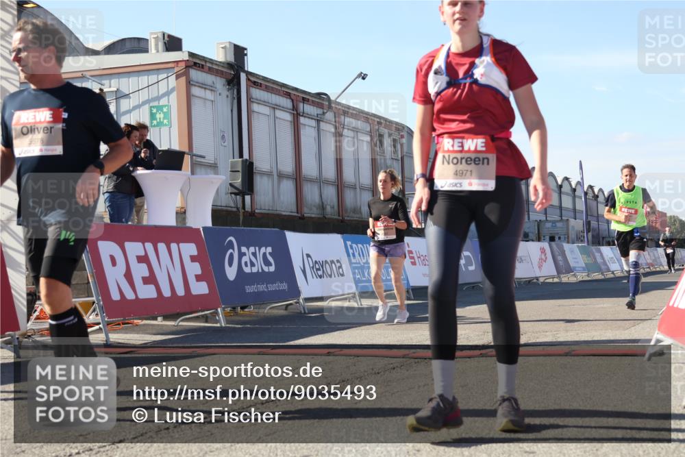 03.10.2025 - Köhlbrandbrückenlauf Luisa Fischer http://msf.ph/oto/9035493 03.10.2025 13:19:28 Ziel 4593, 4691, 4971, 5009, 5405, 5443, 5451, 5578, 6057, 6230, 6576, 6753, 6776 meine-sportfotos.de