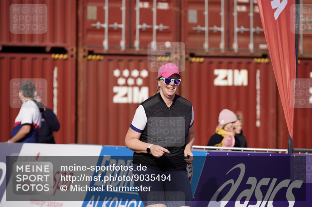 03.10.2025 - Köhlbrandbrückenlauf Michael Burmester http://msf.ph/oto/9035494 03.10.2025 10:50:34 Ziel 3173 meine-sportfotos.de