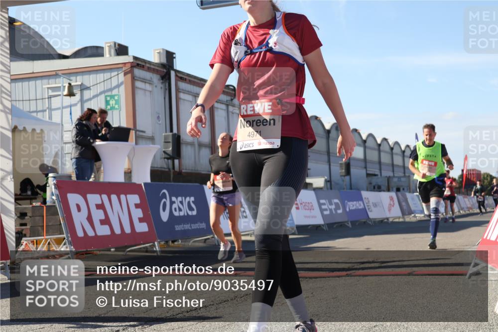 03.10.2025 - Köhlbrandbrückenlauf Luisa Fischer http://msf.ph/oto/9035497 03.10.2025 13:19:29 Ziel 4593, 4691, 4971, 5009, 5405, 5443, 5451, 5578, 6057, 6230, 6576, 6753, 6776 meine-sportfotos.de