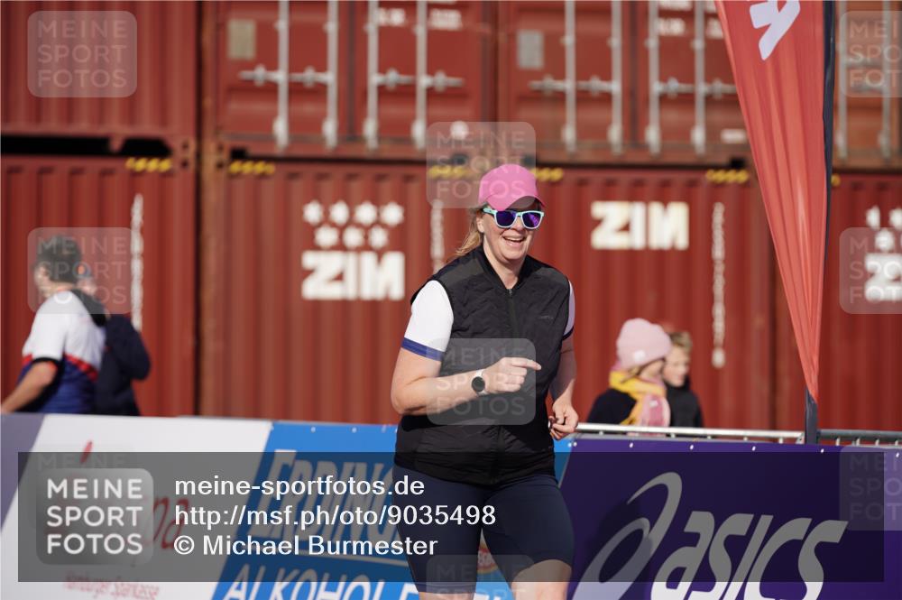 03.10.2025 - Köhlbrandbrückenlauf Michael Burmester http://msf.ph/oto/9035498 03.10.2025 10:50:34 Ziel 3173 meine-sportfotos.de