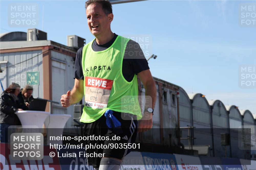 03.10.2025 - Köhlbrandbrückenlauf Luisa Fischer http://msf.ph/oto/9035501 03.10.2025 13:19:32 Ziel 4691, 4971, 5009, 5405, 5443, 5451, 5578, 5838, 6230, 6753, 6776 meine-sportfotos.de