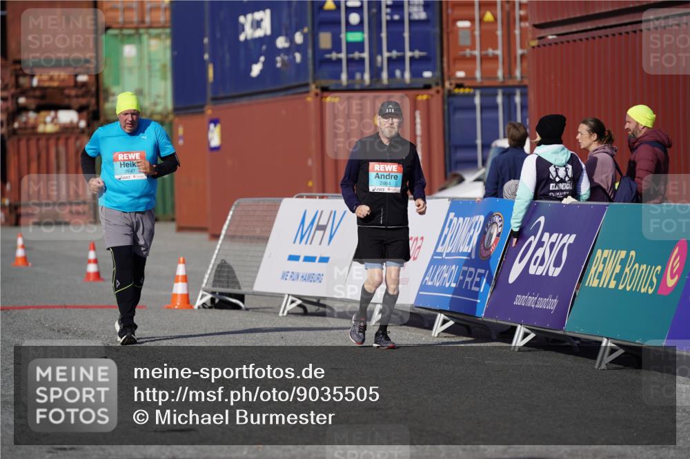 03.10.2025 - Köhlbrandbrückenlauf Michael Burmester http://msf.ph/oto/9035505 03.10.2025 10:50:54 Ziel 2647, 2664 meine-sportfotos.de