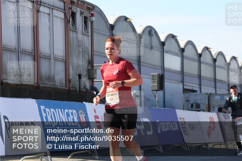 03.10.2025 - Köhlbrandbrückenlauf Luisa Fischer http://msf.ph/oto/9035507 03.10.2025 13:19:34 Ziel 4691, 4971, 5009, 5405, 5578, 5838, 5975, 6382, 6383, 6600, 6753, 6776 meine-sportfotos.de