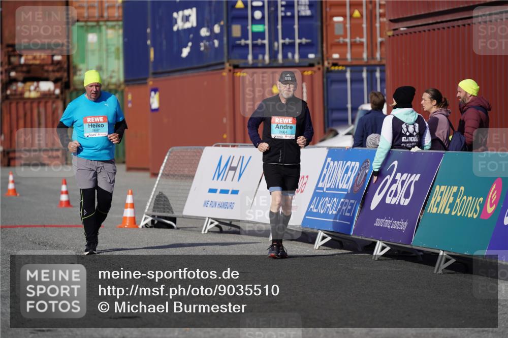 03.10.2025 - Köhlbrandbrückenlauf Michael Burmester http://msf.ph/oto/9035510 03.10.2025 10:50:54 Ziel 2647, 2664 meine-sportfotos.de