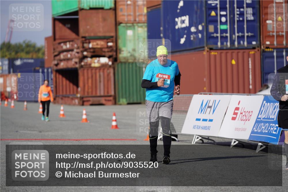 03.10.2025 - Köhlbrandbrückenlauf Michael Burmester http://msf.ph/oto/9035520 03.10.2025 10:50:56 Ziel 2647, 2664 meine-sportfotos.de