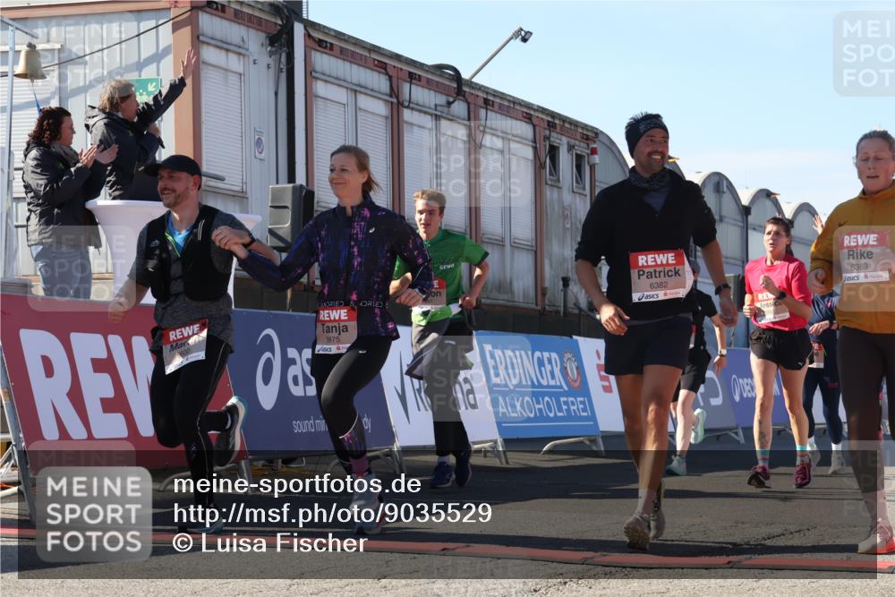03.10.2025 - Köhlbrandbrückenlauf Luisa Fischer http://msf.ph/oto/9035529 03.10.2025 13:19:39 Ziel 4691, 4981, 5047, 5148, 5647, 5648, 5650, 5838, 5931, 5975, 6382, 6383, 6509, 6600, 6776 meine-sportfotos.de
