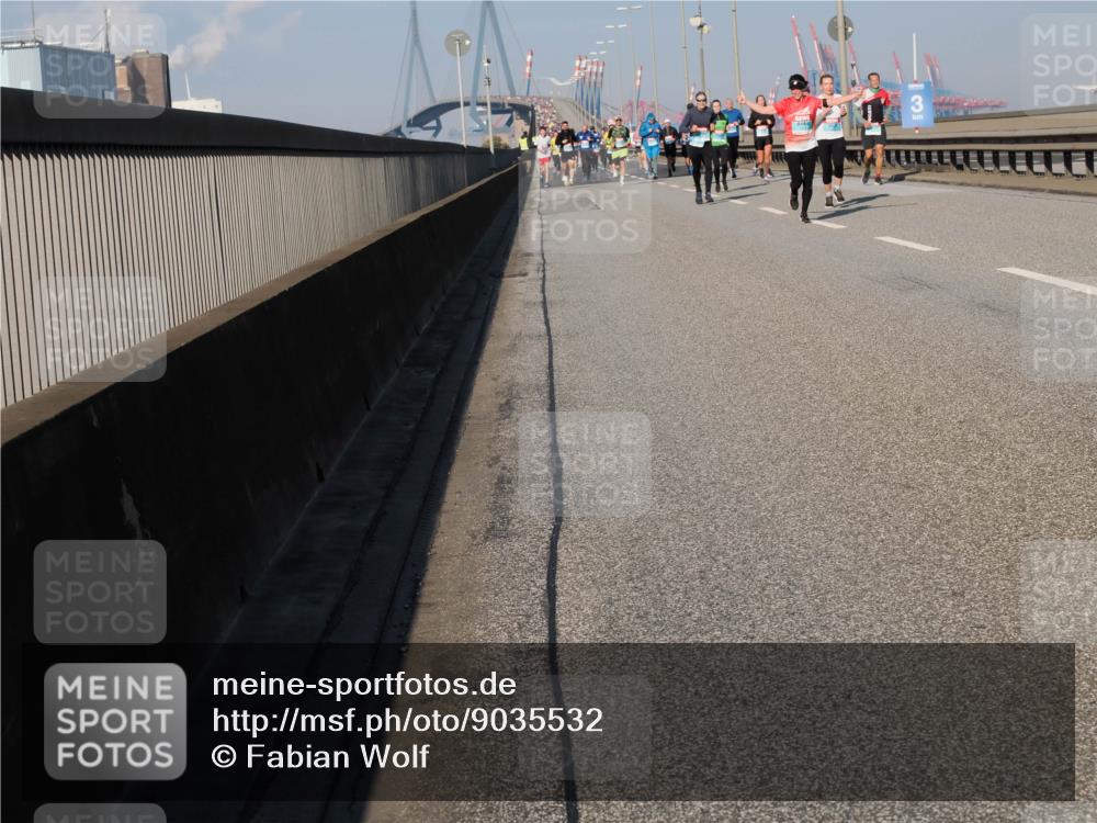 03.10.2025 - Köhlbrandbrückenlauf Fabian Wolf http://msf.ph/oto/9035532 03.10.2025 09:50:08 Position 3 3 meine-sportfotos.de
