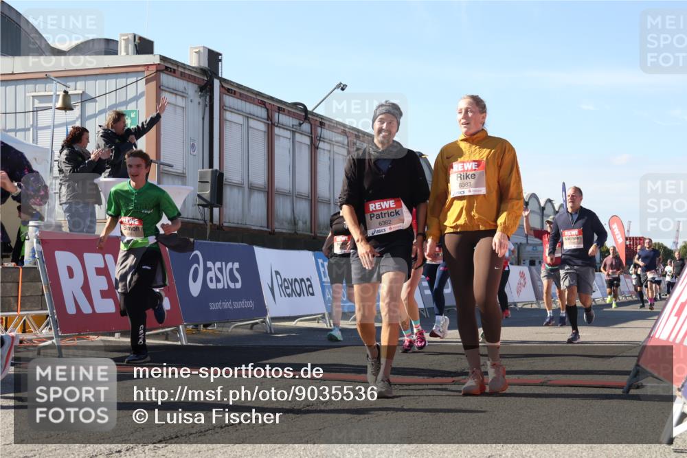 03.10.2025 - Köhlbrandbrückenlauf Luisa Fischer http://msf.ph/oto/9035536 03.10.2025 13:19:40 Ziel 4691, 4981, 5047, 5148, 5647, 5648, 5650, 5838, 5931, 5975, 6382, 6383, 6509, 6600, 6776 meine-sportfotos.de