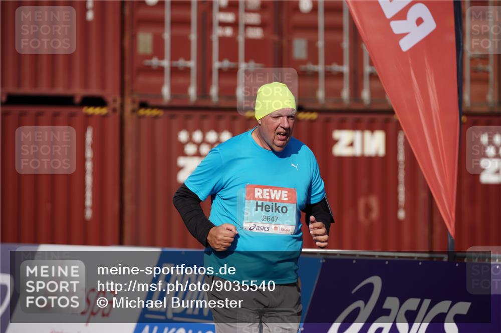 03.10.2025 - Köhlbrandbrückenlauf Michael Burmester http://msf.ph/oto/9035540 03.10.2025 10:51:04 Ziel  meine-sportfotos.de