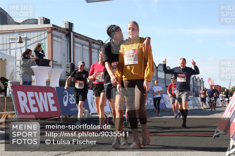 03.10.2025 - Köhlbrandbrückenlauf Luisa Fischer http://msf.ph/oto/9035541 03.10.2025 13:19:41 Ziel 4981, 5047, 5148, 5647, 5648, 5650, 5838, 5931, 5975, 6382, 6383, 6509, 6600, 6776 meine-sportfotos.de