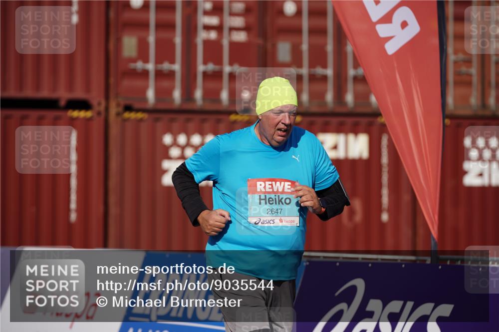 03.10.2025 - Köhlbrandbrückenlauf Michael Burmester http://msf.ph/oto/9035544 03.10.2025 10:51:05 Ziel  meine-sportfotos.de