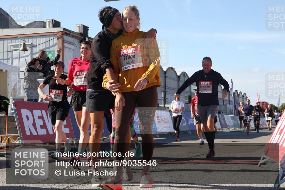 03.10.2025 - Köhlbrandbrückenlauf Luisa Fischer http://msf.ph/oto/9035546 03.10.2025 13:19:42 Ziel 4981, 5047, 5148, 5647, 5648, 5650, 5838, 5931, 5975, 6382, 6383, 6509, 6600, 6660, 6730 meine-sportfotos.de