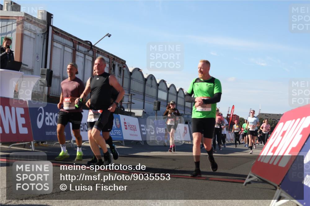 03.10.2025 - Köhlbrandbrückenlauf Luisa Fischer http://msf.ph/oto/9035553 03.10.2025 13:19:49 Ziel 4376, 4539, 4981, 5047, 5059, 5148, 5647, 5648, 5650, 5704, 5841, 5931, 5975, 6068, 6382, 6383, 6414, 6509, 6600, 6660, 6663, 6730 meine-sportfotos.de