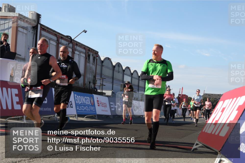 03.10.2025 - Köhlbrandbrückenlauf Luisa Fischer http://msf.ph/oto/9035556 03.10.2025 13:19:50 Ziel 4376, 4539, 4981, 5047, 5059, 5148, 5647, 5648, 5650, 5704, 5841, 5931, 5975, 6068, 6382, 6383, 6414, 6509, 6567, 6568, 6600, 6660, 6663, 6730 meine-sportfotos.de