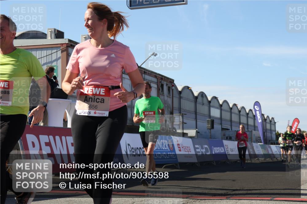 03.10.2025 - Köhlbrandbrückenlauf Luisa Fischer http://msf.ph/oto/9035598 03.10.2025 13:19:59 Ziel 4376, 4433, 4539, 4721, 5037, 5059, 5175, 5656, 5657, 5658, 5704, 5841, 6068, 6414, 6567, 6568, 6649, 6663 meine-sportfotos.de