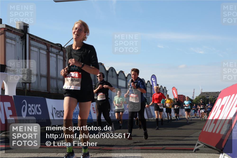 03.10.2025 - Köhlbrandbrückenlauf Luisa Fischer http://msf.ph/oto/9035617 03.10.2025 13:20:04 Ziel 4433, 4721, 5037, 5175, 5328, 5456, 5481, 5656, 5657, 5658, 6068, 6414, 6567, 6568, 6589, 6649, 6663 meine-sportfotos.de