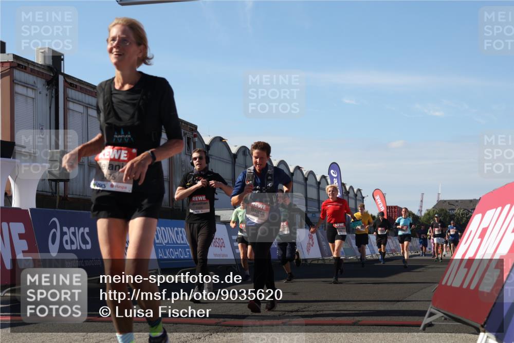 03.10.2025 - Köhlbrandbrückenlauf Luisa Fischer http://msf.ph/oto/9035620 03.10.2025 13:20:04 Ziel 4433, 4721, 5037, 5175, 5328, 5456, 5481, 5656, 5657, 5658, 6068, 6414, 6567, 6568, 6589, 6649, 6663 meine-sportfotos.de