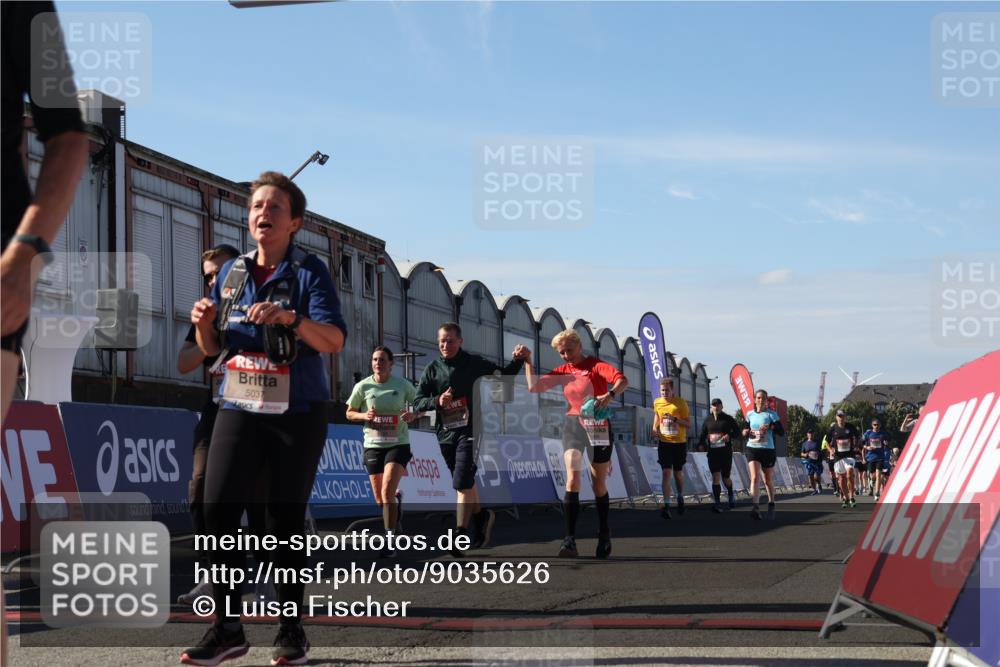 03.10.2025 - Köhlbrandbrückenlauf Luisa Fischer http://msf.ph/oto/9035626 03.10.2025 13:20:05 Ziel 4433, 4721, 5037, 5175, 5328, 5456, 5481, 5656, 5657, 5658, 6414, 6567, 6568, 6589, 6649 meine-sportfotos.de