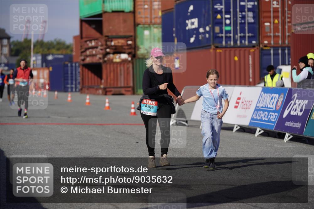 03.10.2025 - Köhlbrandbrückenlauf Michael Burmester http://msf.ph/oto/9035632 03.10.2025 10:51:48 Ziel 2367 meine-sportfotos.de