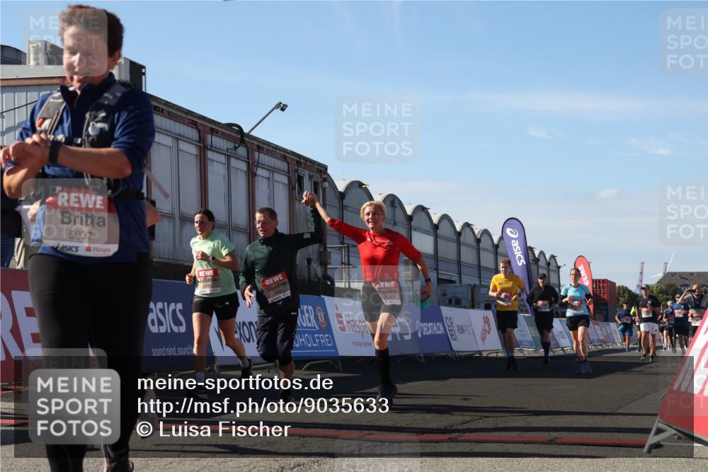 03.10.2025 - Köhlbrandbrückenlauf Luisa Fischer http://msf.ph/oto/9035633 03.10.2025 13:20:06 Ziel 4402, 4433, 4565, 4721, 5037, 5175, 5328, 5456, 5481, 5656, 5657, 5658, 6567, 6568, 6589, 6649 meine-sportfotos.de